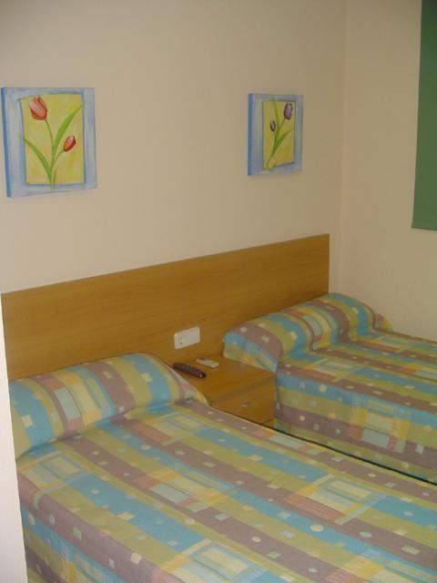 Hostal Vimar La Llosa Eksteriør billede